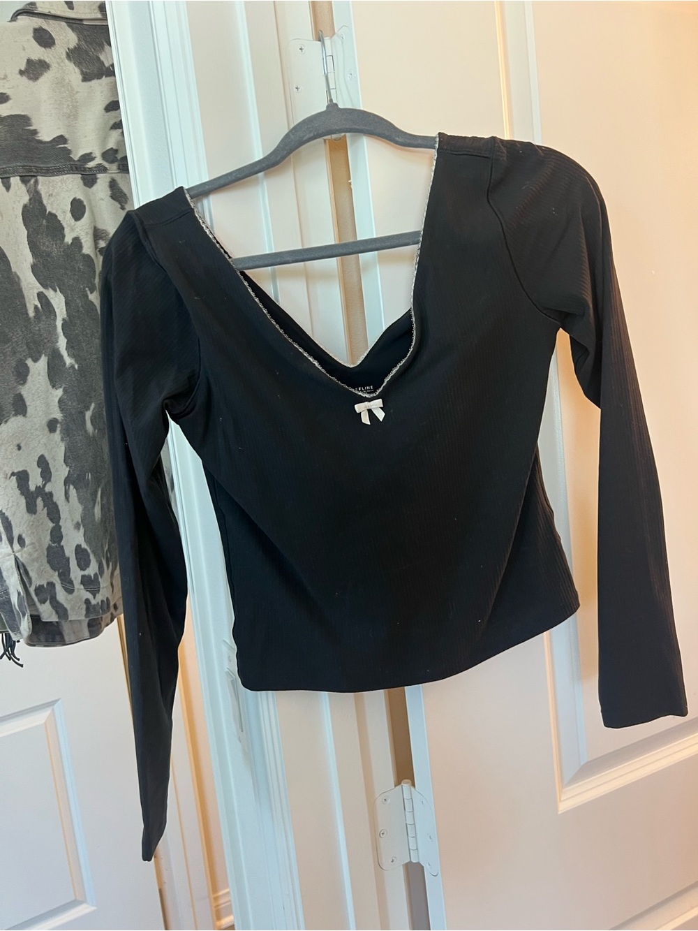 aerie Black Ribbed V-Neck Long Sleeve Top with Bow